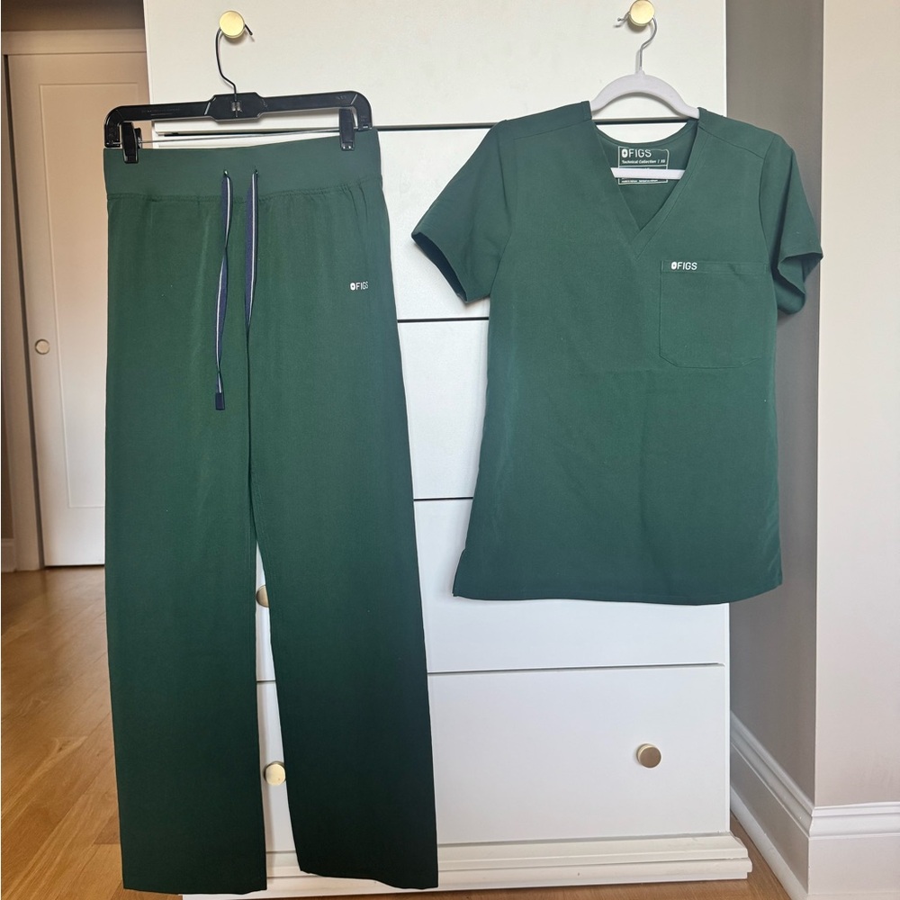 Figs NEW British racing green scrubs top and bottom